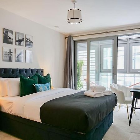 Stylish Urban Sanctuary With Parking Londres Exterior foto