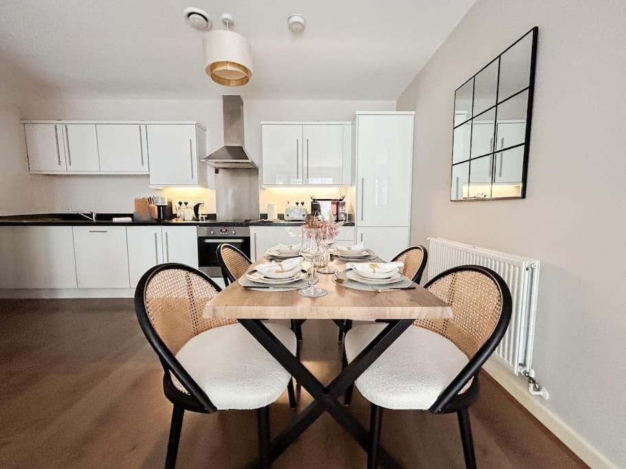 Stylish Urban Sanctuary With Parking Londres Exterior foto