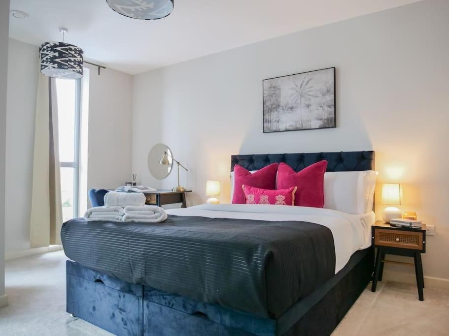 Stylish Urban Sanctuary With Parking Londres Exterior foto