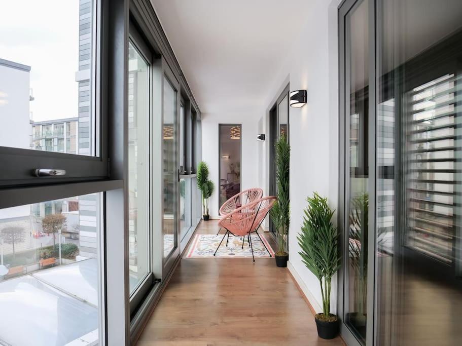 Stylish Urban Sanctuary With Parking Londres Exterior foto