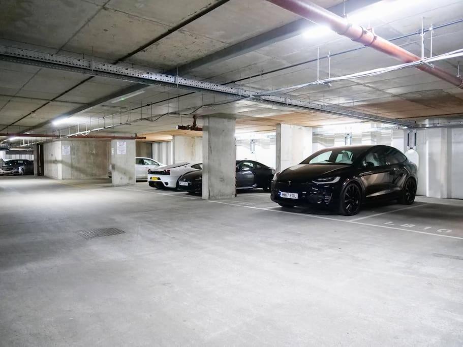 Stylish Urban Sanctuary With Parking Londres Exterior foto