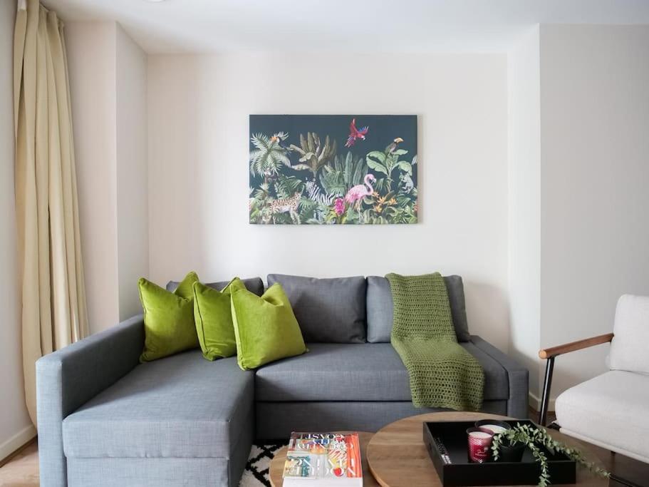 Stylish Urban Sanctuary With Parking Londres Exterior foto