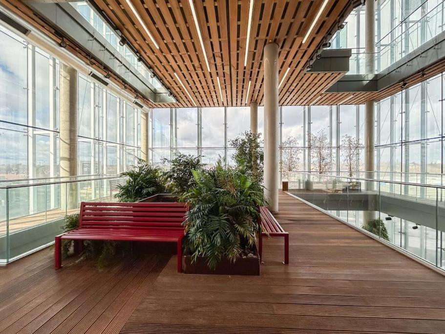 Stylish Urban Sanctuary With Parking Londres Exterior foto