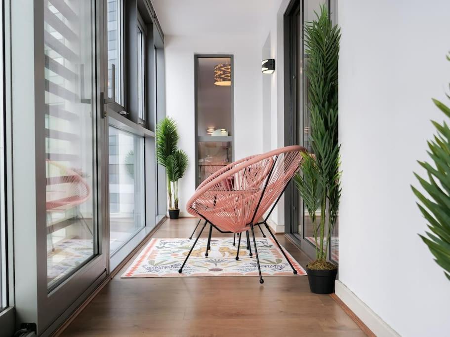 Stylish Urban Sanctuary With Parking Londres Exterior foto